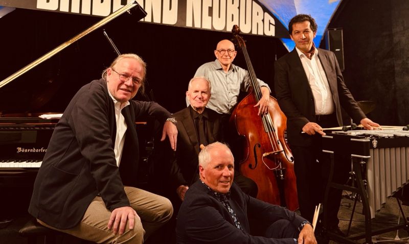 ''SCOTT HAMILTON & FRIENDS''