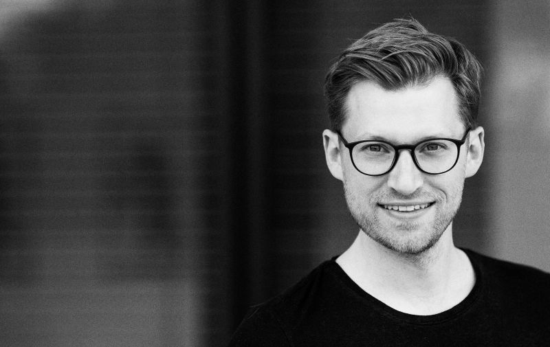 ES KLOPFT BEI WANJA IN DER NACHT