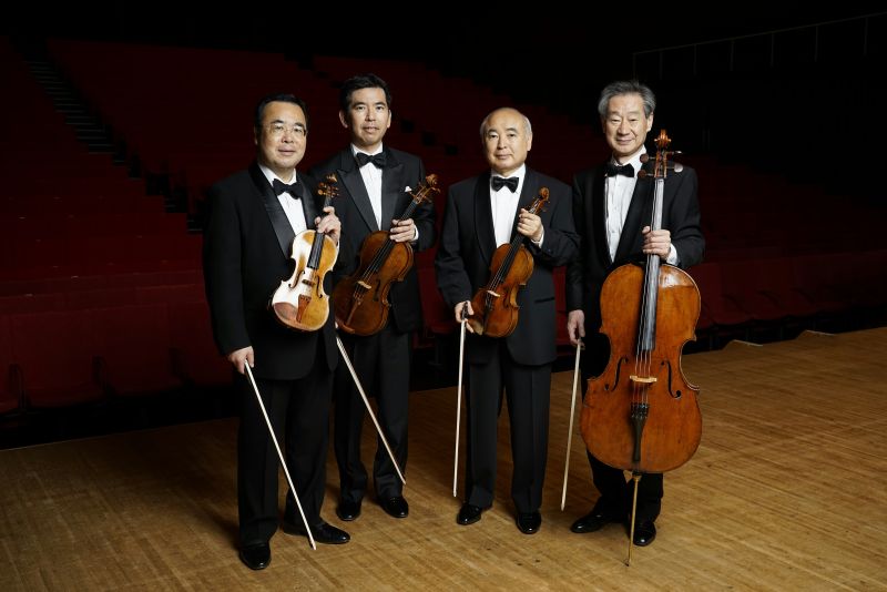 ''IN WACHSENDEN RINGEN...''