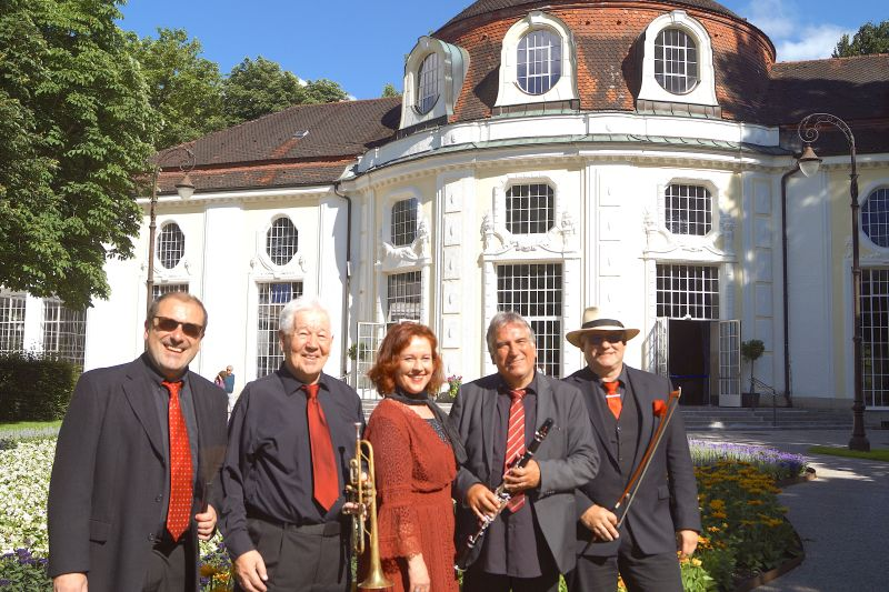 TRIO INVITATION FEAT. DANIELLA