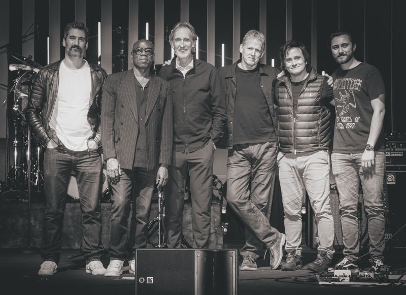 Mike + The Mechanics